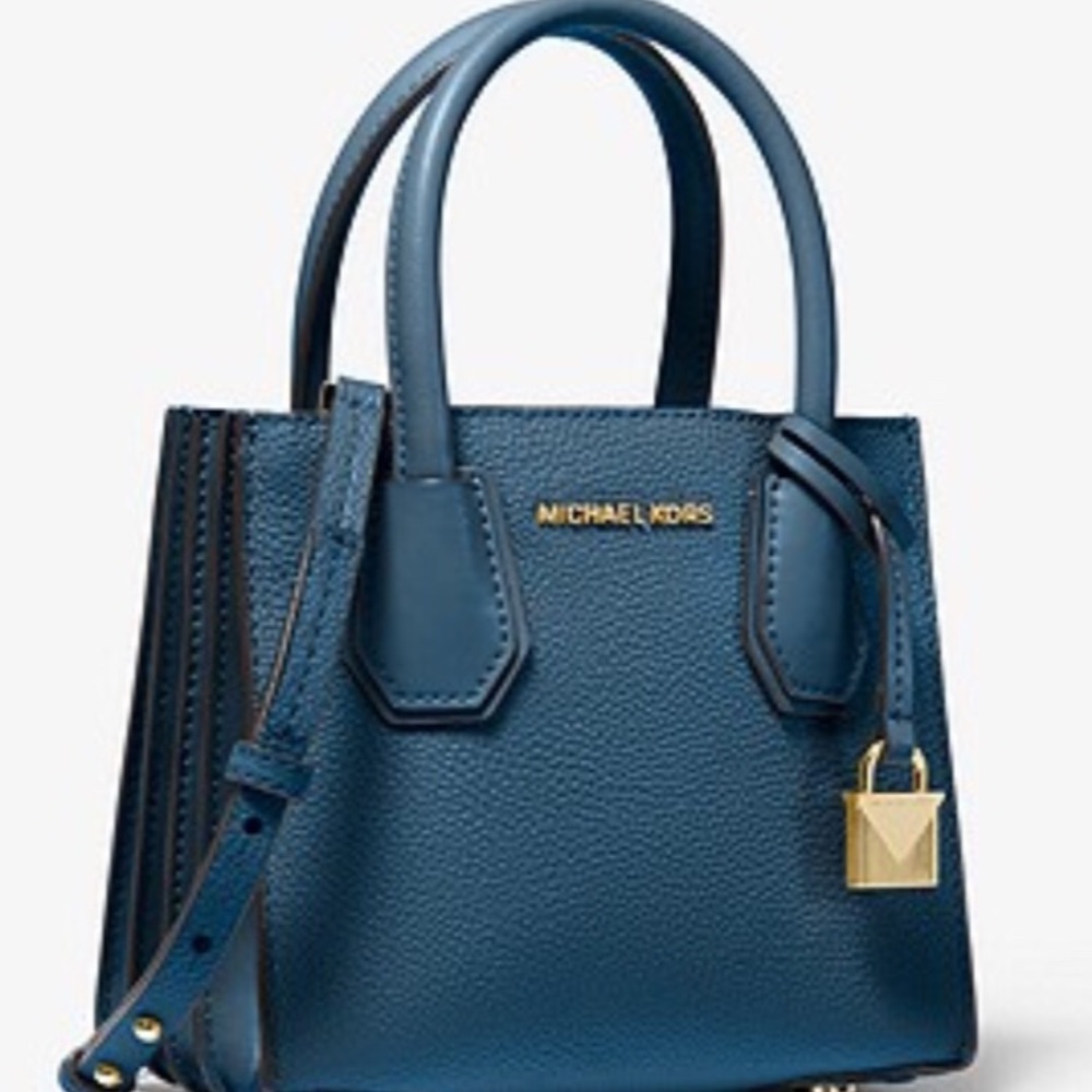 Gorgeous Navy Blue Crossbody!